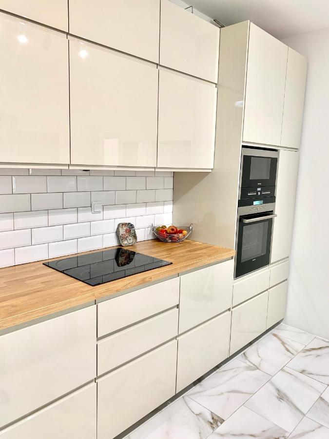 Cozy Apartment With Parking Near The City Center Atenas Exterior foto