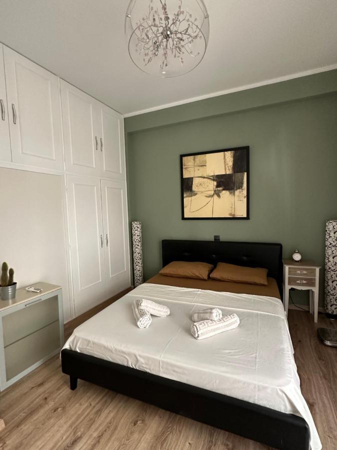 Cozy Apartment With Parking Near The City Center Atenas Exterior foto