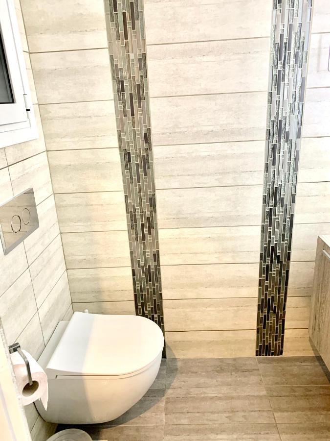 Cozy Apartment With Parking Near The City Center Atenas Exterior foto