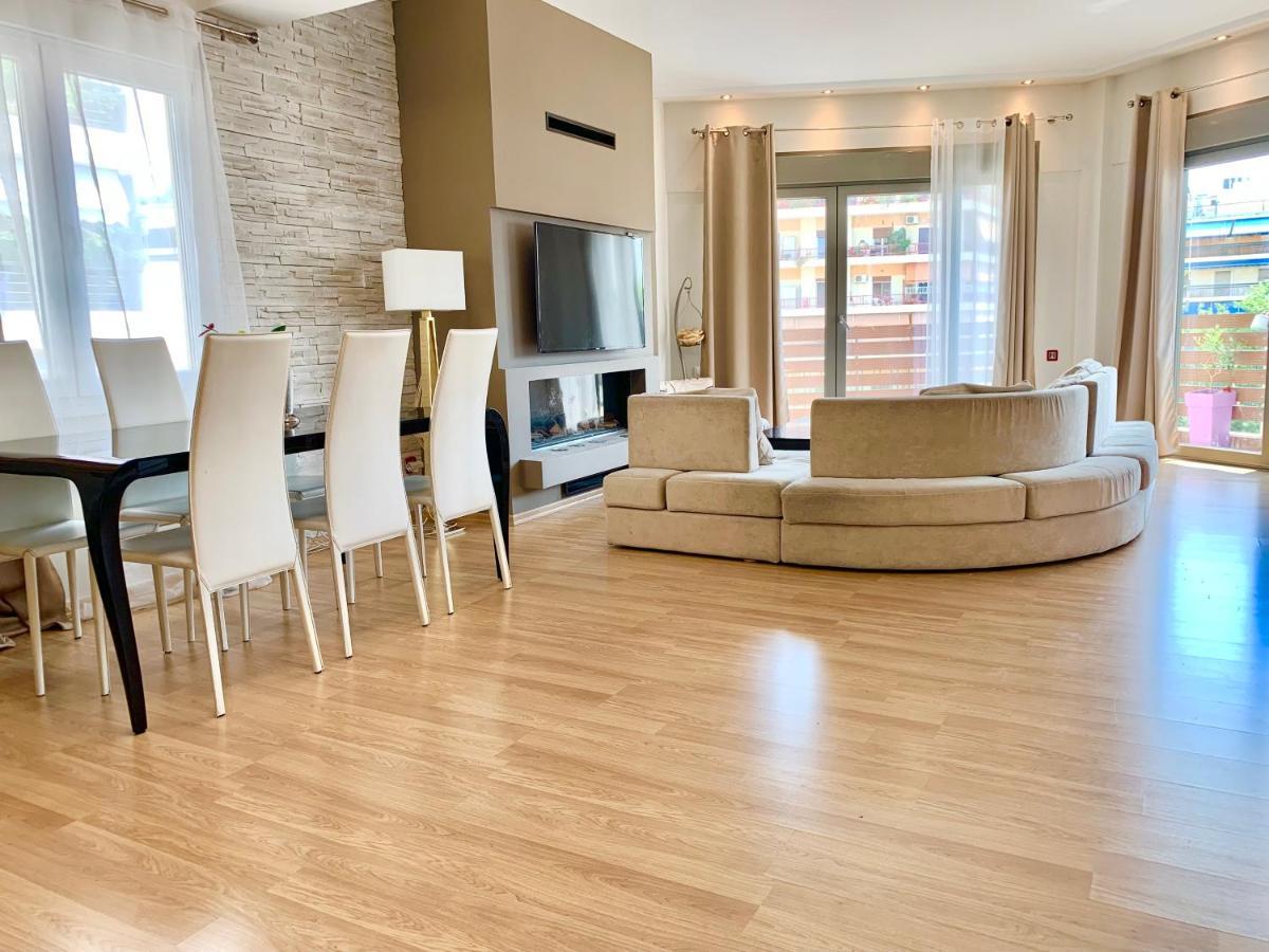 Cozy Apartment With Parking Near The City Center Atenas Exterior foto