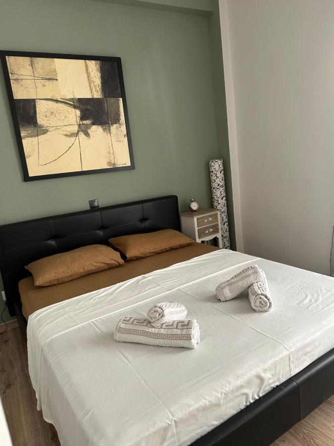Cozy Apartment With Parking Near The City Center Atenas Exterior foto
